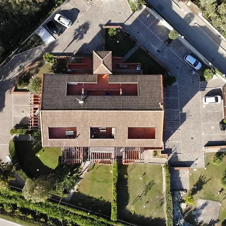 Complesso La Foce - Clima, Parcheggi, Spazi Esterni Privati *